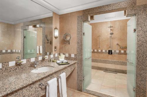 Anwar Al Madinah Movenpick - Image 3